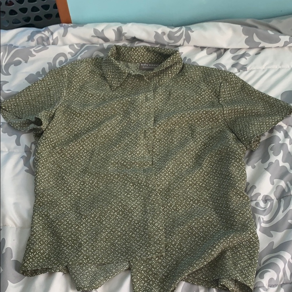 Green short sleeve button up